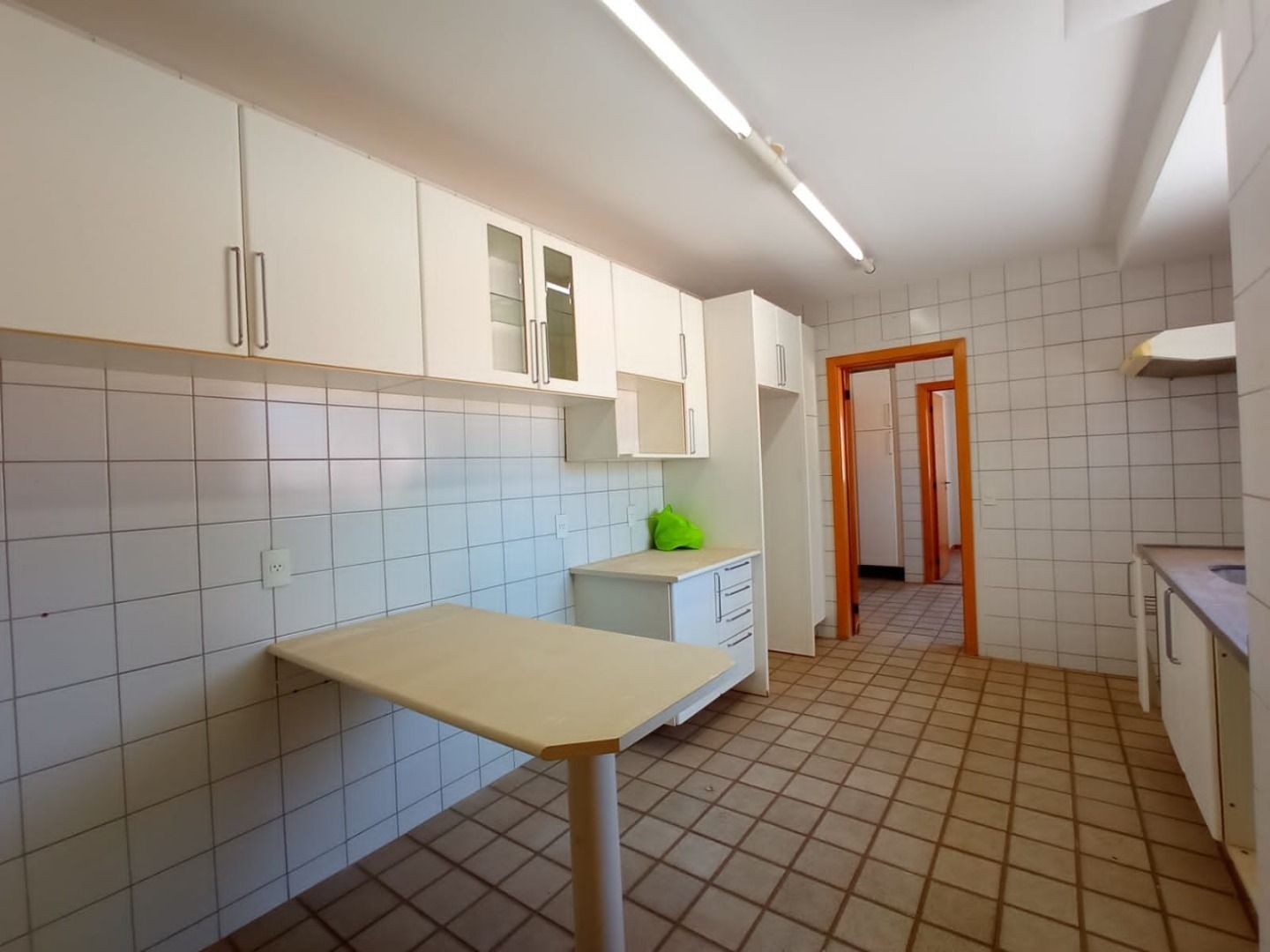 Apartamento para alugar com 3 quartos, 140m² - Foto 17