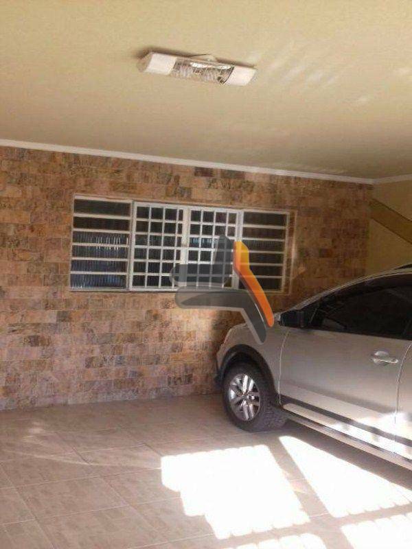 Casa à venda com 3 quartos, 200m² - Foto 7