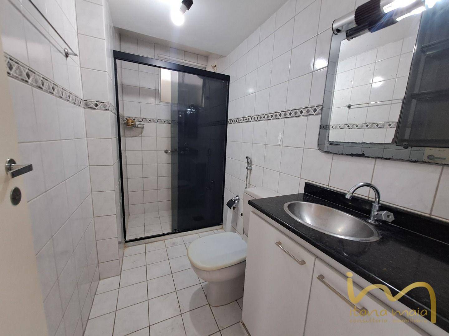 Apartamento à venda com 2 quartos, 67m² - Foto 3