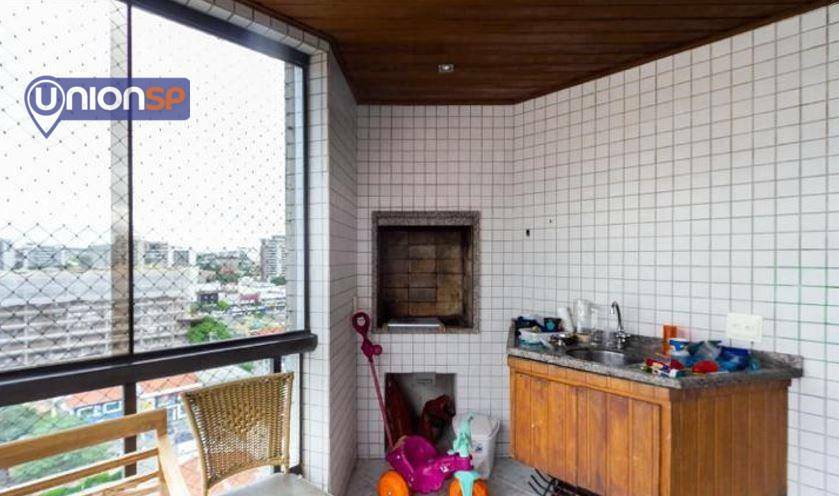 Apartamento à venda com 3 quartos, 200m² - Foto 4