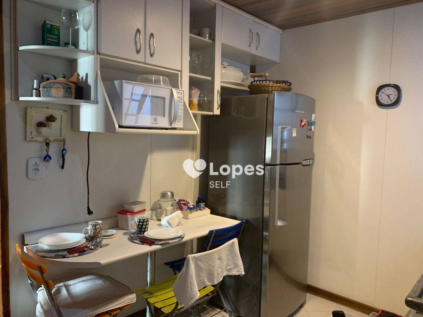 Casa à venda com 4 quartos, 160m² - Foto 12