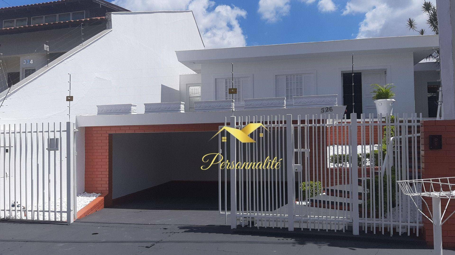 Casa à venda com 4 quartos, 211m² - Foto 1