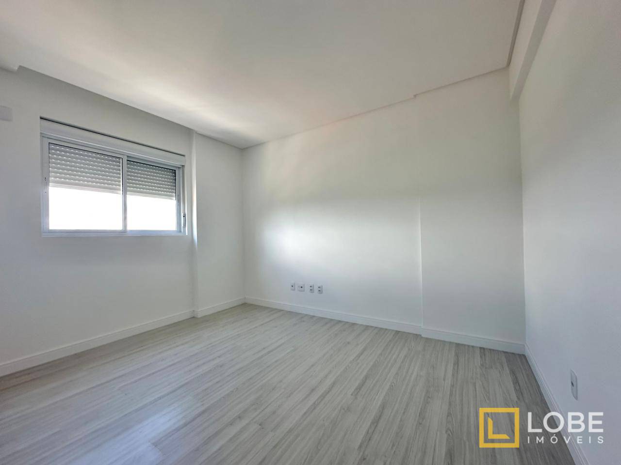 Apartamento à venda com 3 quartos, 107m² - Foto 9