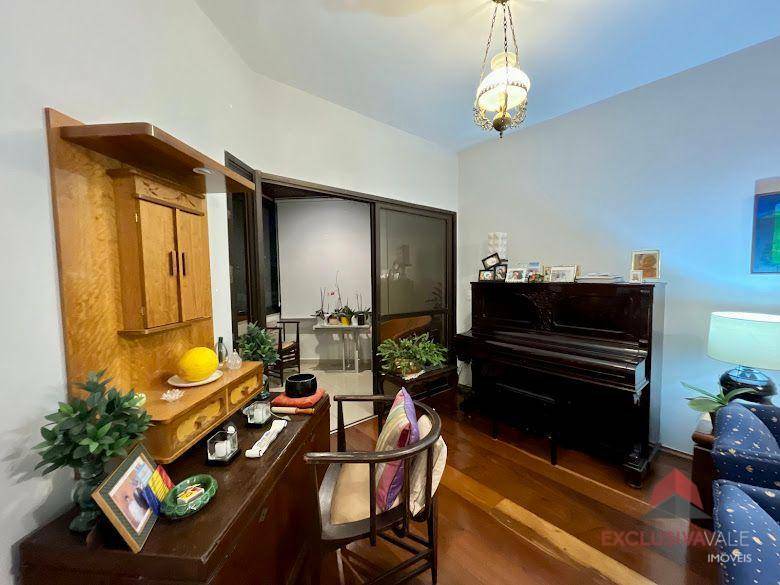 Apartamento à venda com 5 quartos, 200m² - Foto 18