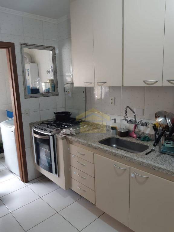 Apartamento à venda com 3 quartos, 94m² - Foto 2