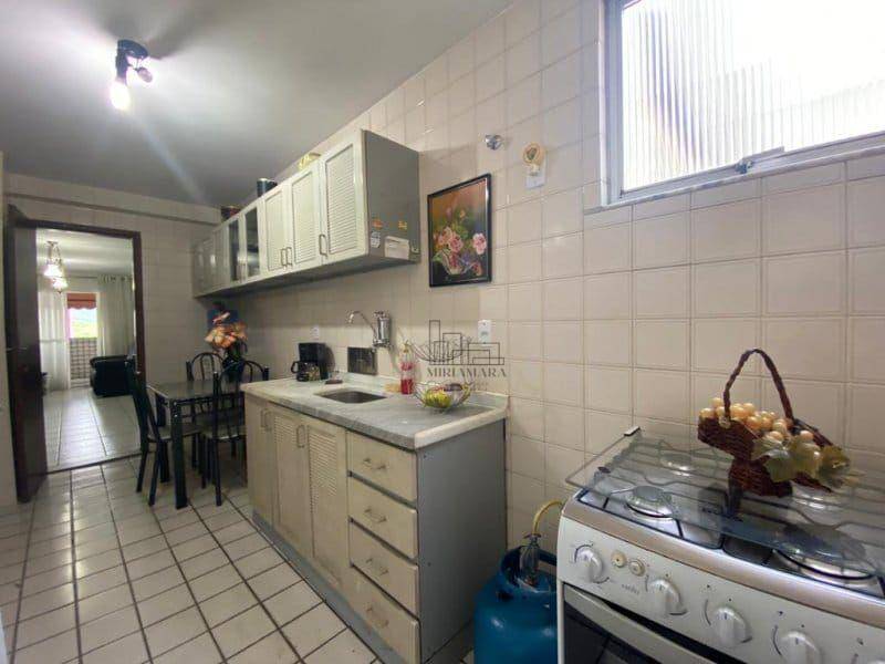 Apartamento à venda com 2 quartos, 70m² - Foto 4