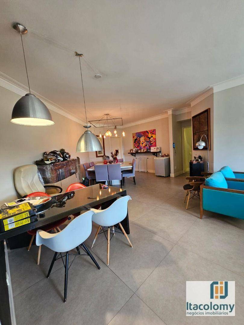 Apartamento à venda com 3 quartos, 210m² - Foto 1