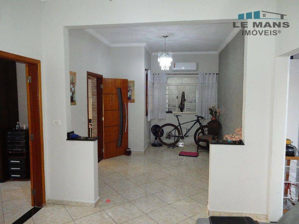 Casa à venda com 2 quartos, 134m² - Foto 9