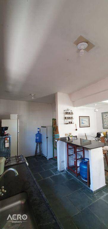 Casa à venda com 4 quartos, 150m² - Foto 17
