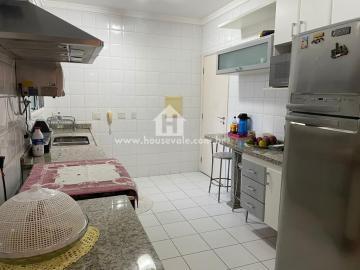 Apartamento à venda com 3 quartos, 153m² - Foto 4