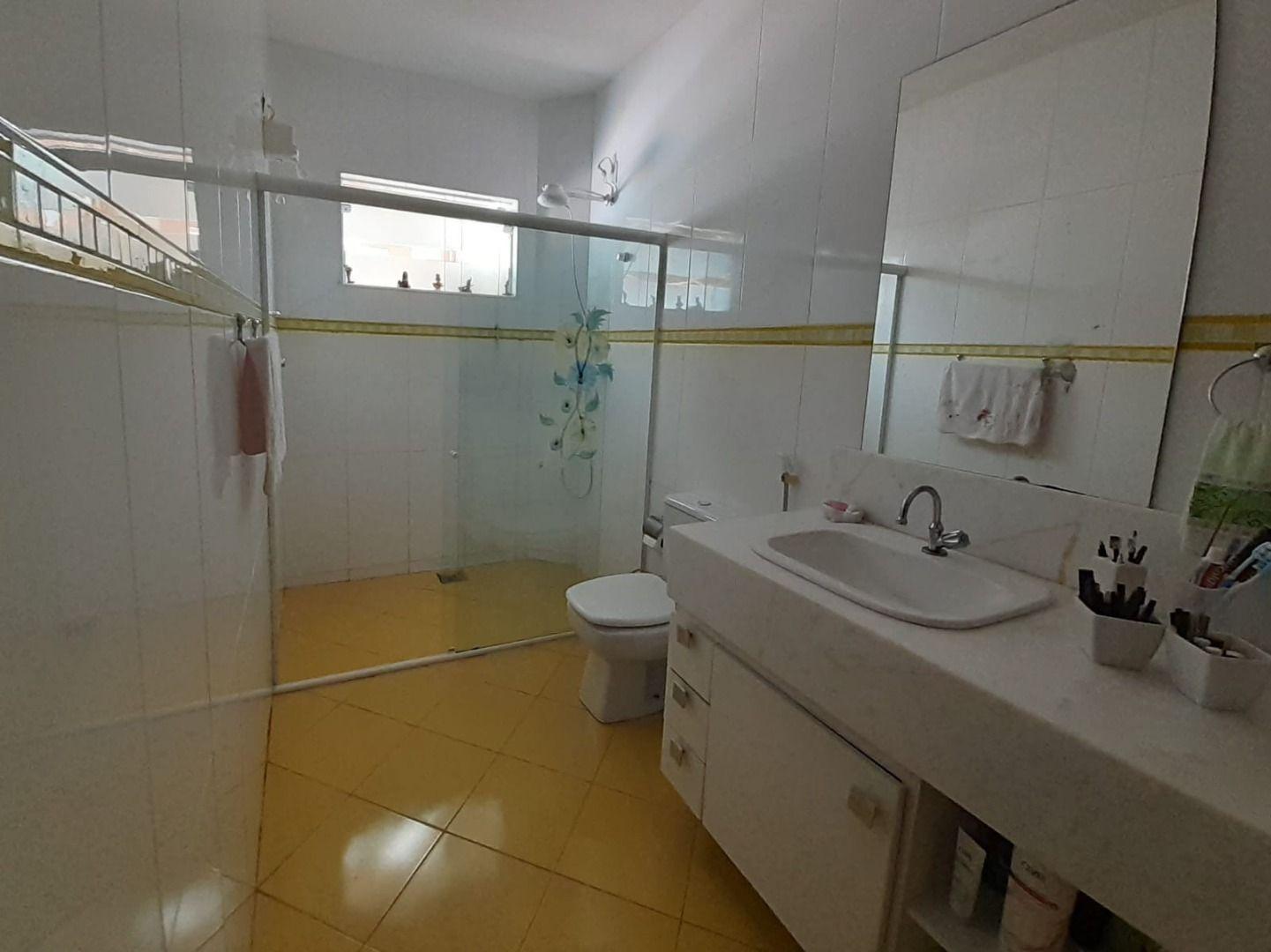 Casa à venda com 3 quartos, 200m² - Foto 7