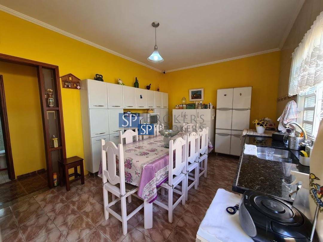 Casa à venda com 5 quartos, 151m² - Foto 2