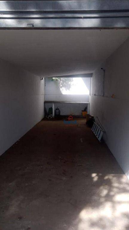 Casa à venda com 2 quartos, 70m² - Foto 16