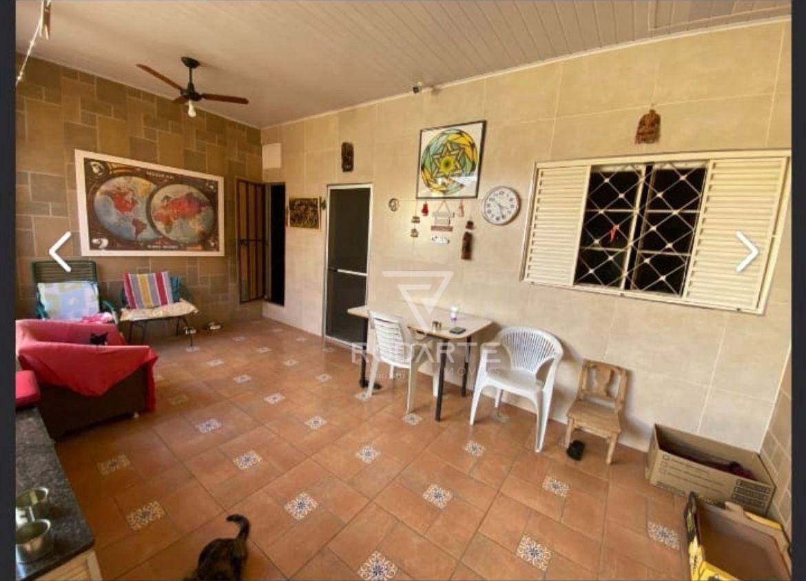 Casa, 3 quartos, 246 m² - Foto 1