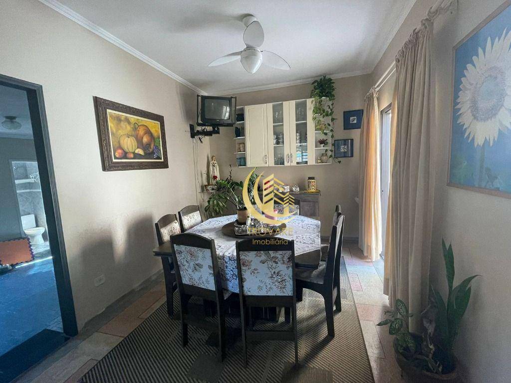 Casa à venda e aluguel com 4 quartos, 180m² - Foto 12