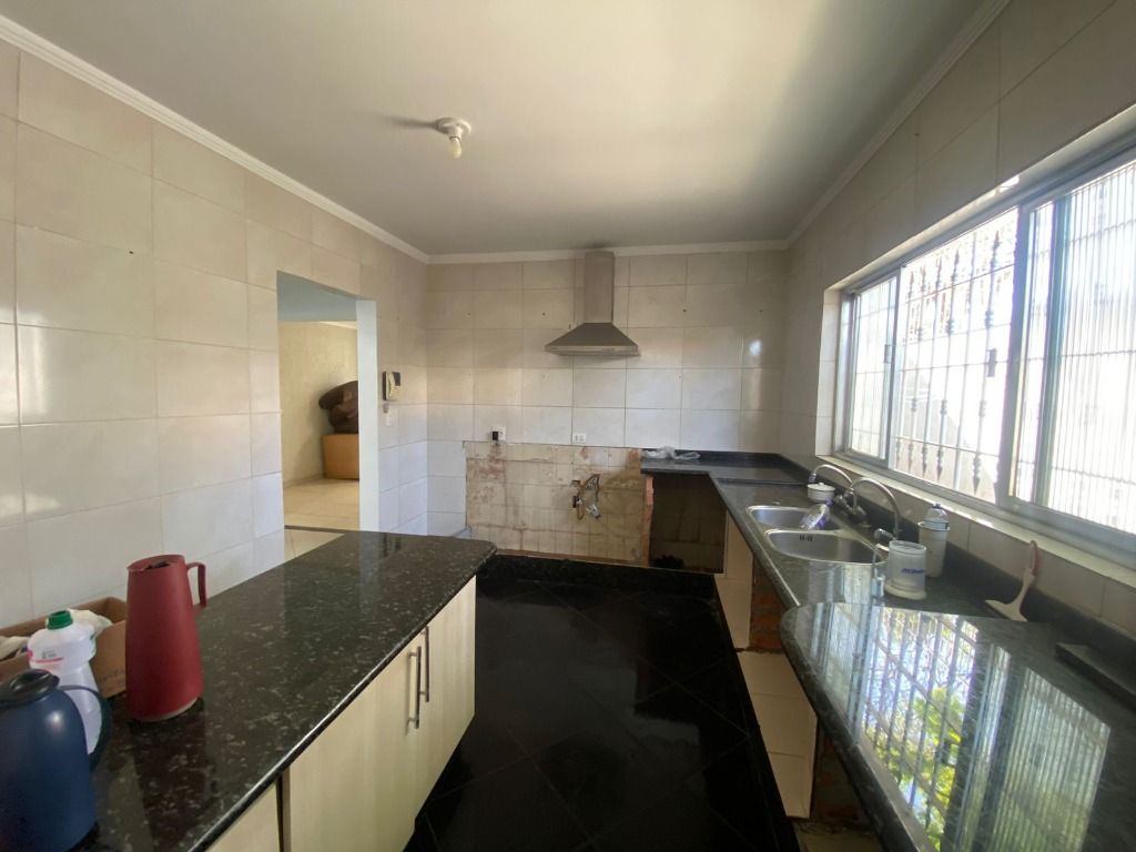 Sobrado à venda e aluguel com 3 quartos, 244m² - Foto 22