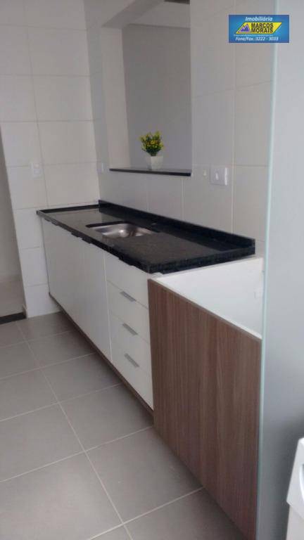 Apartamento à venda com 2 quartos, 68m² - Foto 5