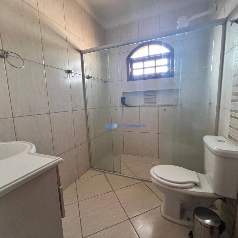 Casa para alugar com 2 quartos, 147m² - Foto 2