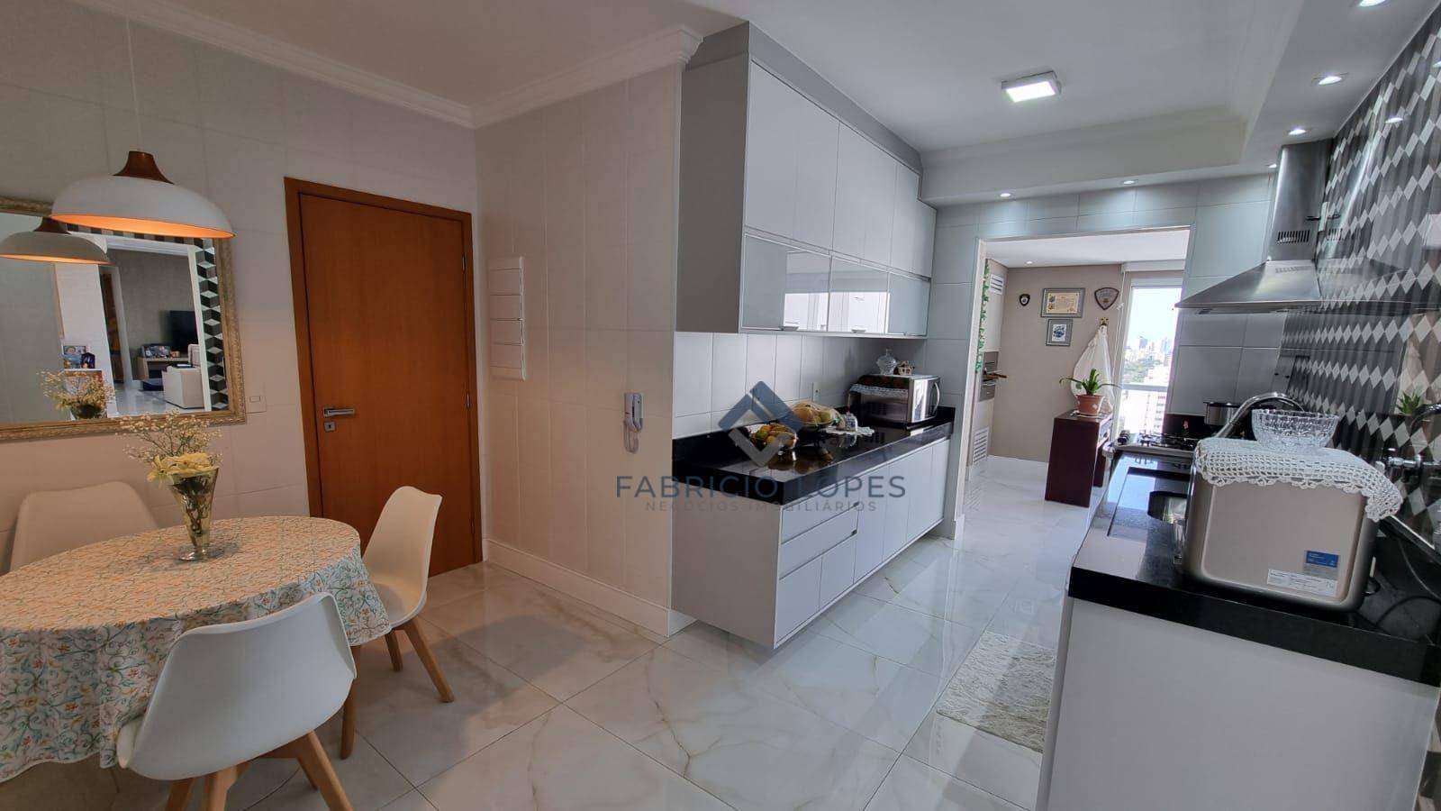 Apartamento à venda com 3 quartos, 154m² - Foto 6