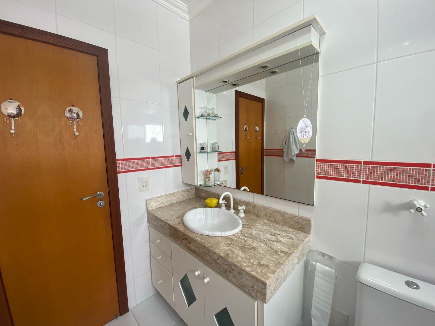 Casa de Condomínio à venda com 4 quartos, 300m² - Foto 35