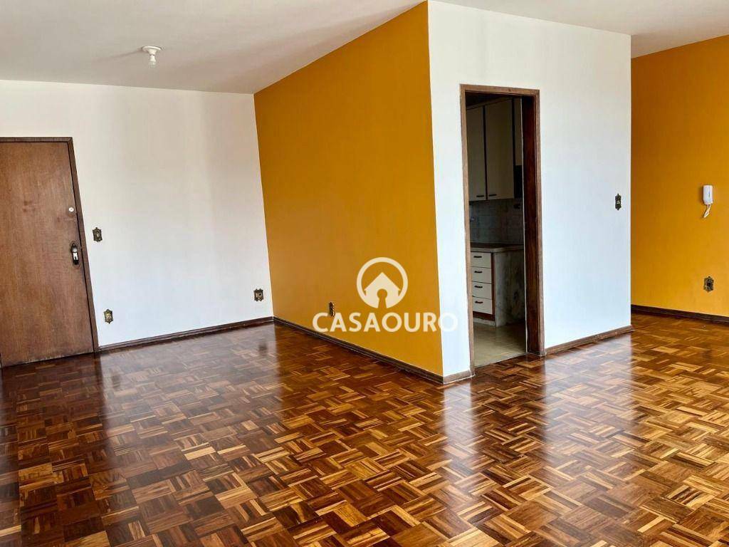 Apartamento à venda com 3 quartos, 112m² - Foto 2