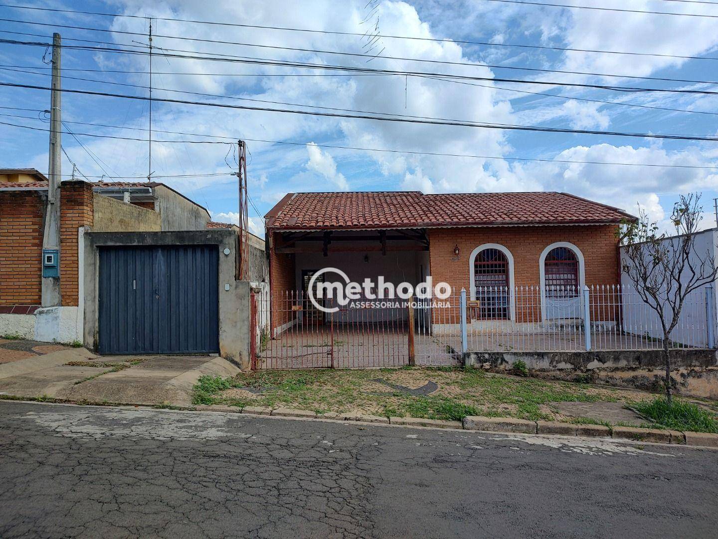 Casa à venda e aluguel com 3 quartos, 163m² - Foto 1