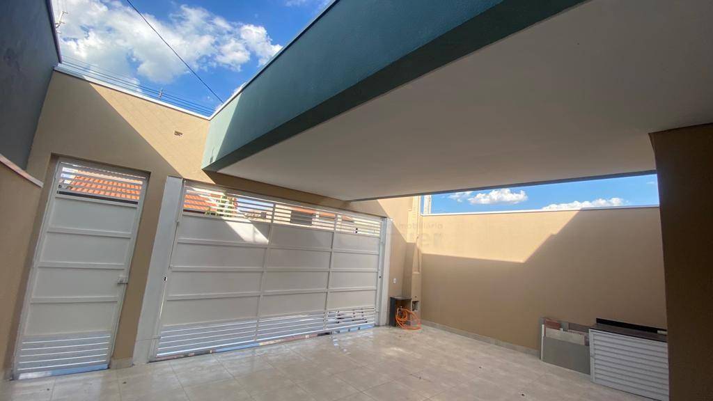 Casa à venda com 2 quartos, 97m² - Foto 2