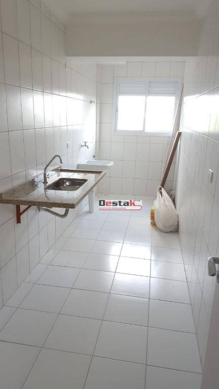 Apartamento à venda com 2 quartos, 66m² - Foto 8