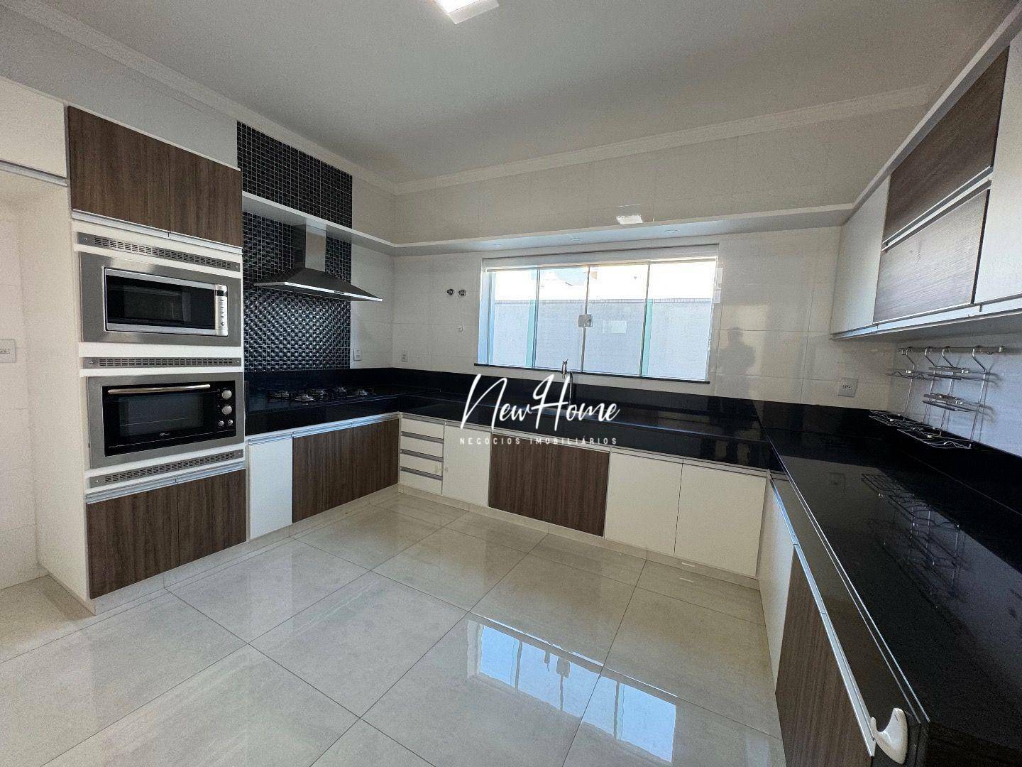 Casa de Condomínio à venda com 3 quartos, 317m² - Foto 4