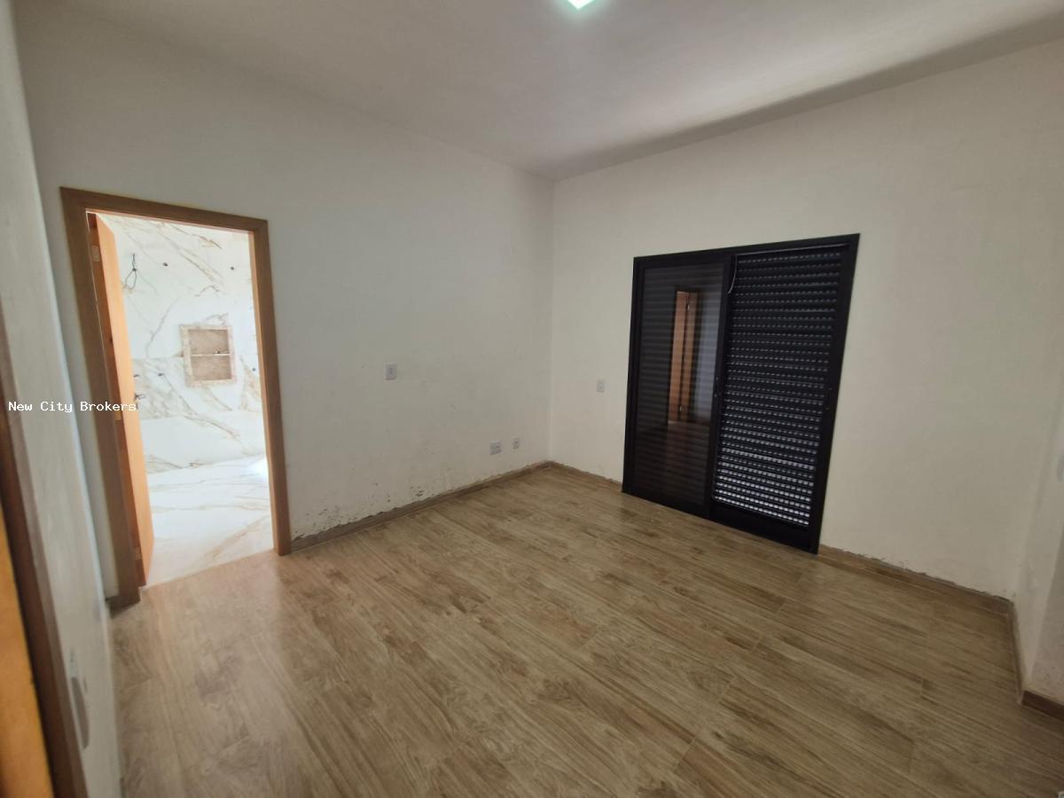 Sobrado à venda com 3 quartos, 300m² - Foto 11