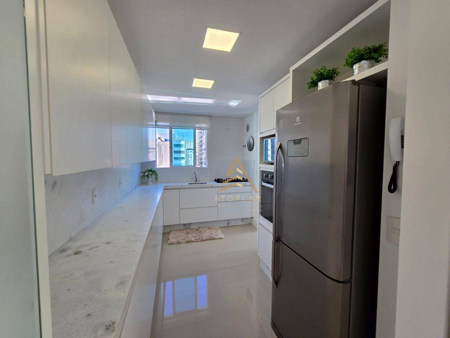 Apartamento à venda com 3 quartos, 117m² - Foto 8