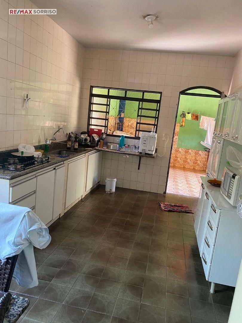Casa à venda com 3 quartos, 203m² - Foto 4