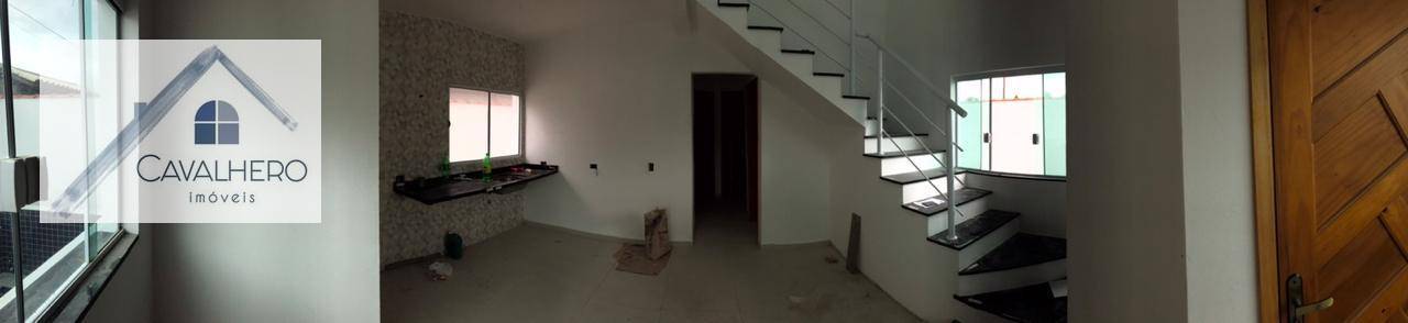 Casa à venda com 2 quartos, 72m² - Foto 1