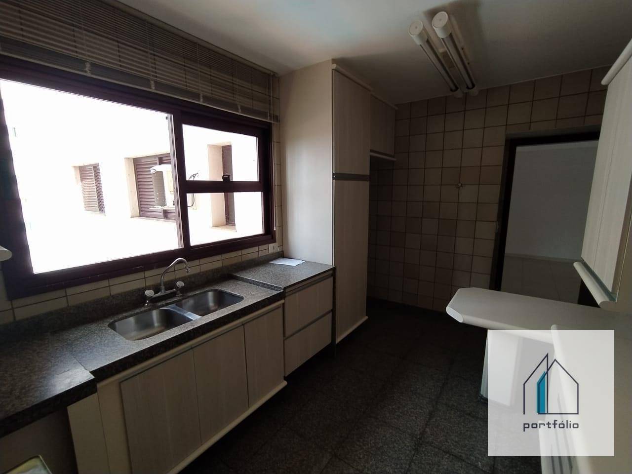 Apartamento à venda com 4 quartos, 208m² - Foto 19