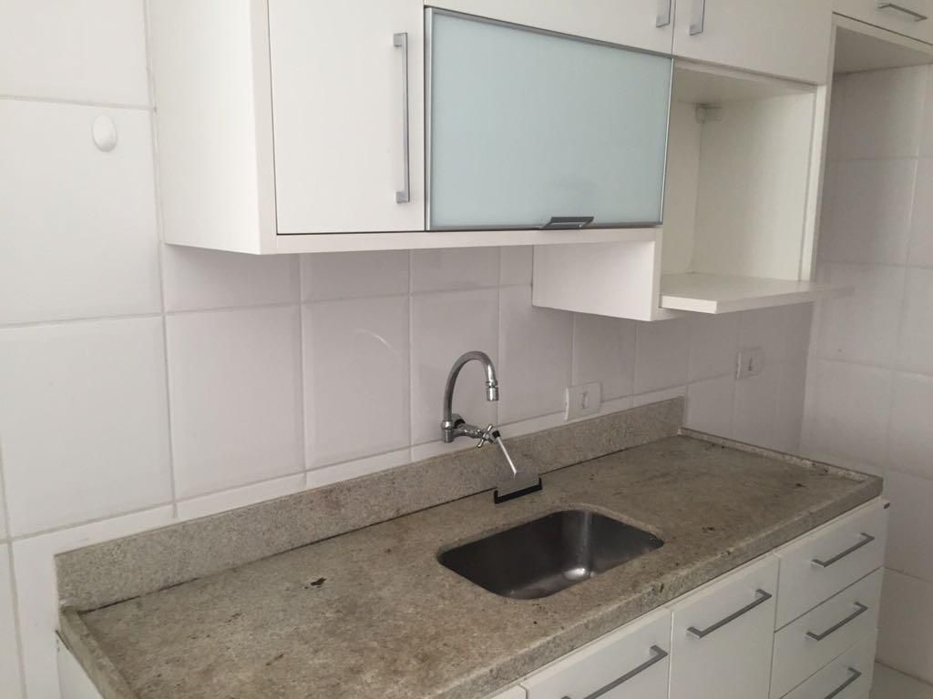 Apartamento à venda com 2 quartos, 62m² - Foto 11