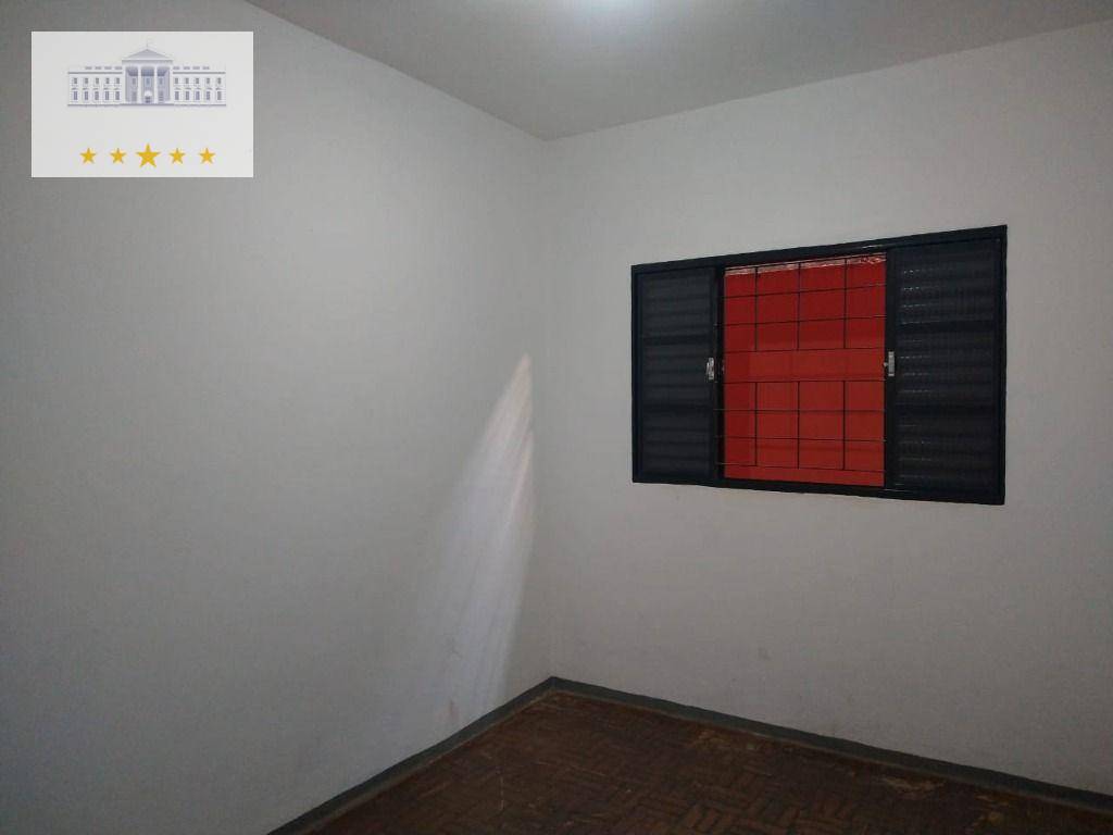 Casa à venda com 3 quartos, 183m² - Foto 2