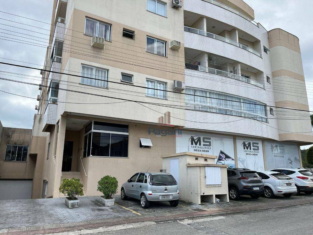 Apartamento à venda com 3 quartos, 150m² - Foto 2