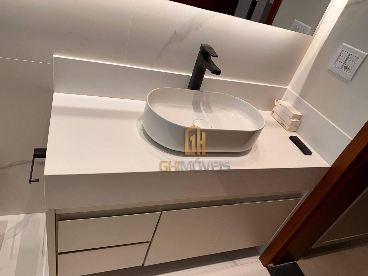 Casa à venda com 3 quartos, 200m² - Foto 11