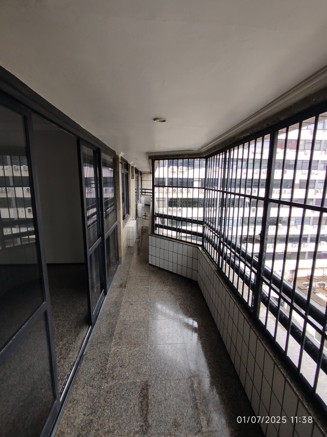 Apartamento para alugar com 3 quartos, 197m² - Foto 20