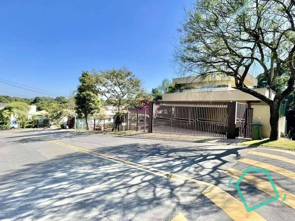 Casa de Condomínio à venda com 4 quartos, 244m² - Foto 1