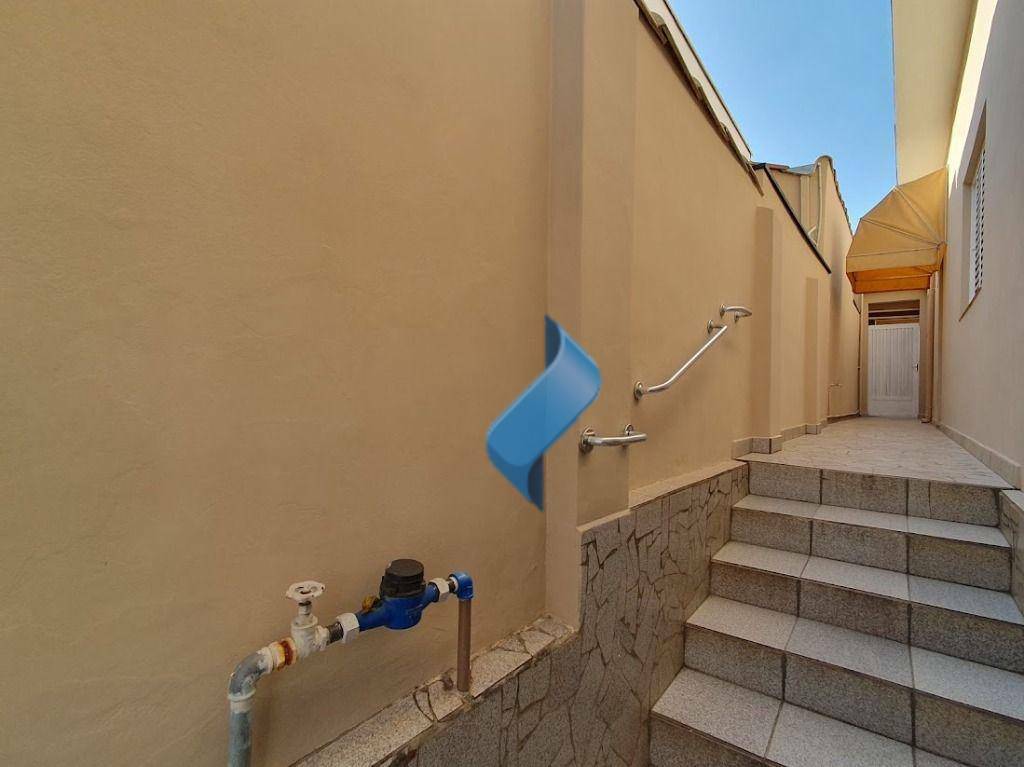 Casa à venda com 3 quartos, 131m² - Foto 4