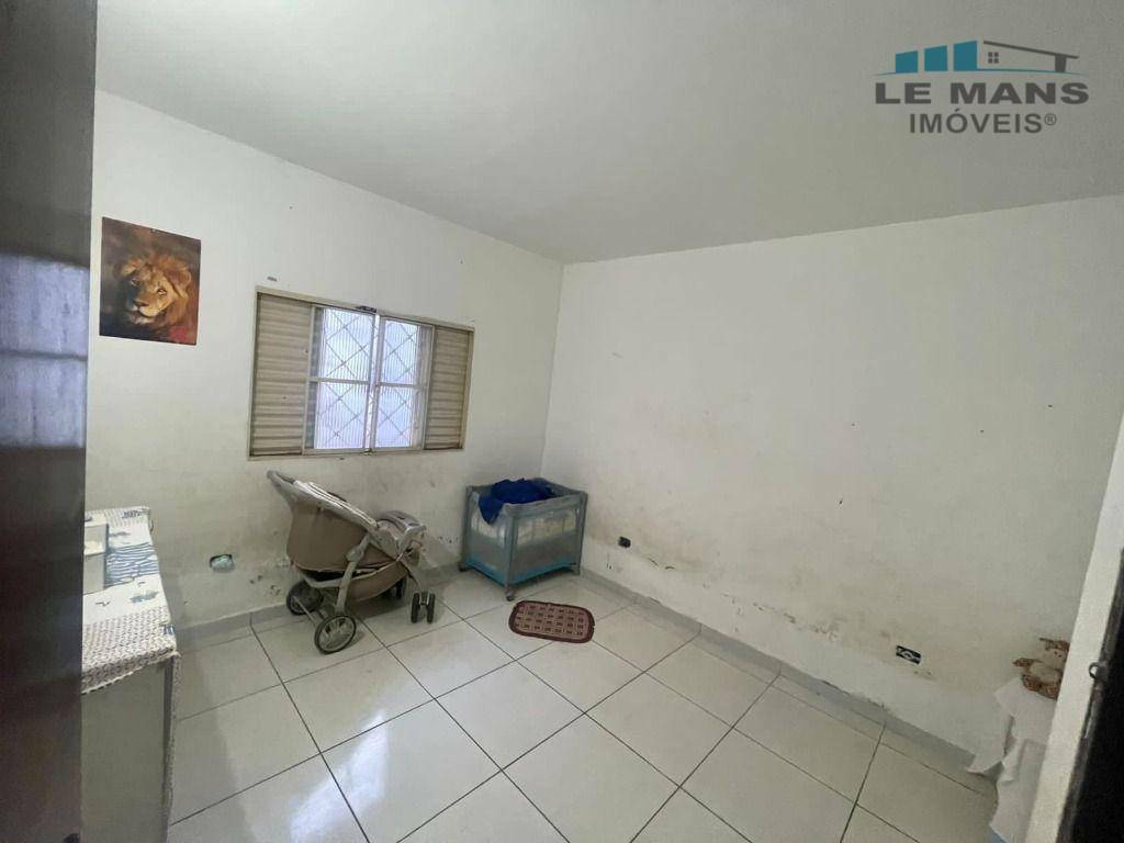 Casa à venda com 2 quartos, 90m² - Foto 12