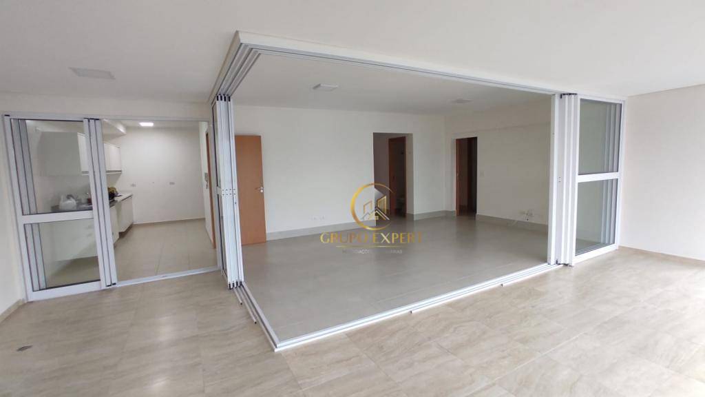 Apartamento à venda com 3 quartos, 160m² - Foto 1