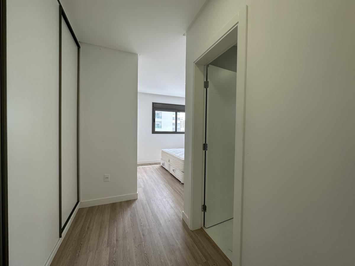 Apartamento à venda com 4 quartos, 165m² - Foto 24