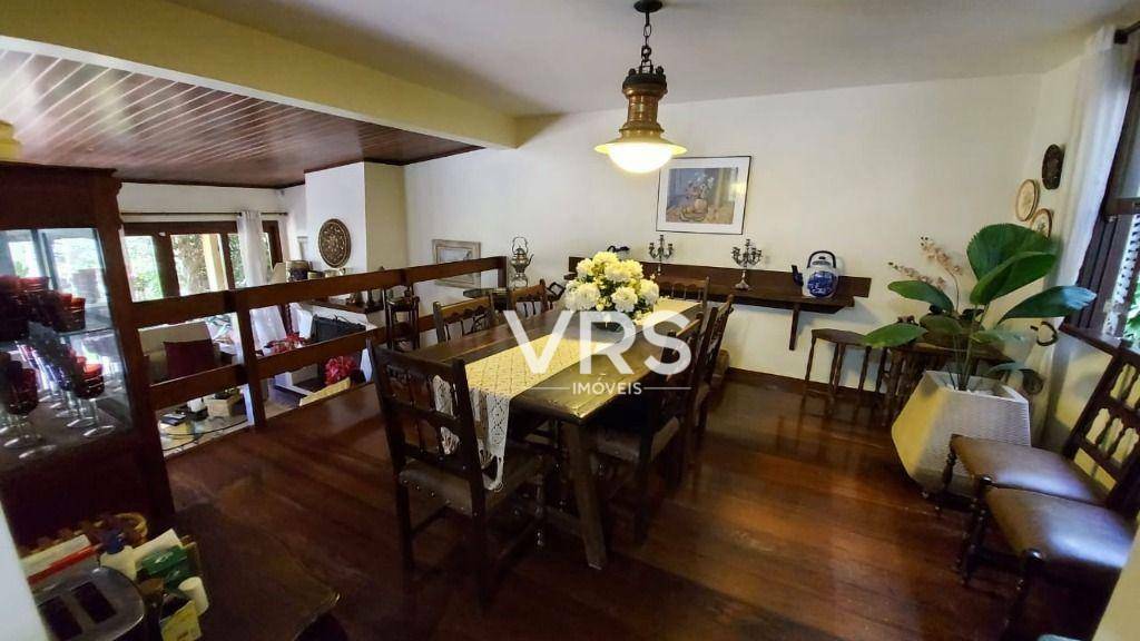 Casa à venda com 5 quartos, 271m² - Foto 9