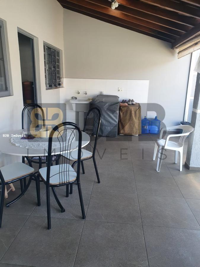 Casa à venda com 3 quartos, 181m² - Foto 14