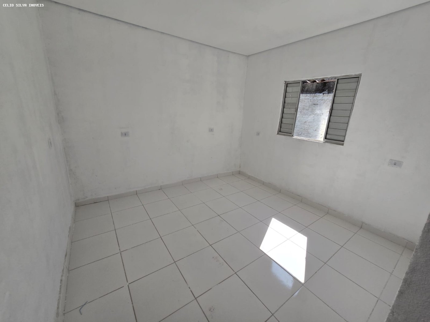Casa à venda com 2 quartos, 70m² - Foto 9
