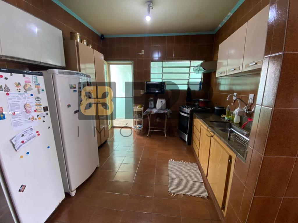 Casa à venda com 3 quartos, 180m² - Foto 6