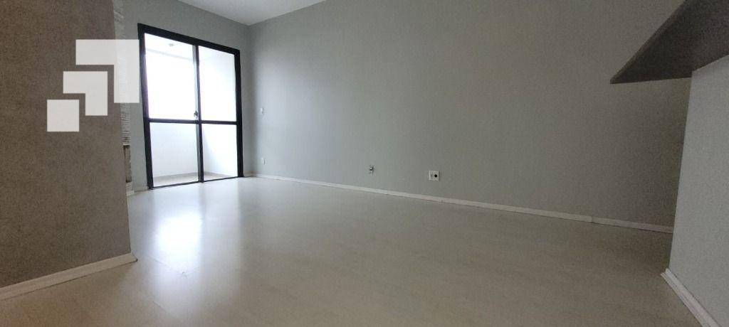 Apartamento à venda com 3 quartos, 59m² - Foto 3