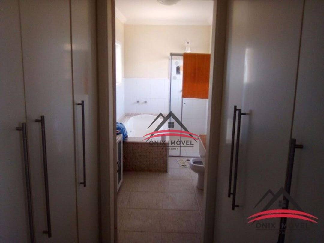 Casa de Condomínio à venda com 4 quartos, 251m² - Foto 16